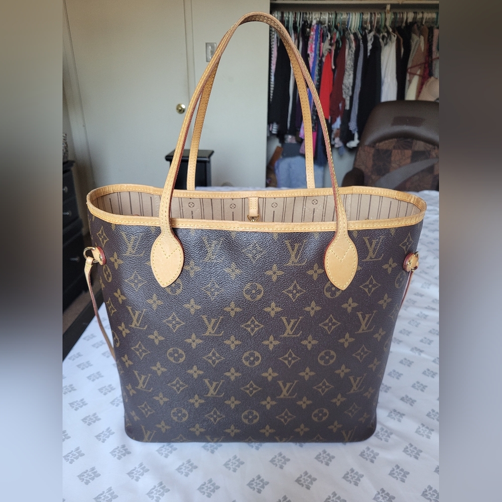 Louis Vuitton Neverfull MM Monogram